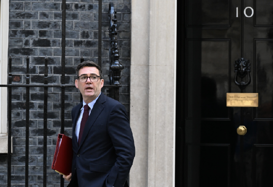 预算日临近 英国首相伯纳姆“事在人为	”执政理念迎来考验
