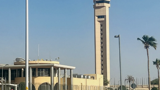 胡塞武装袭击利雅得机场后，多国发布全球旅行警示